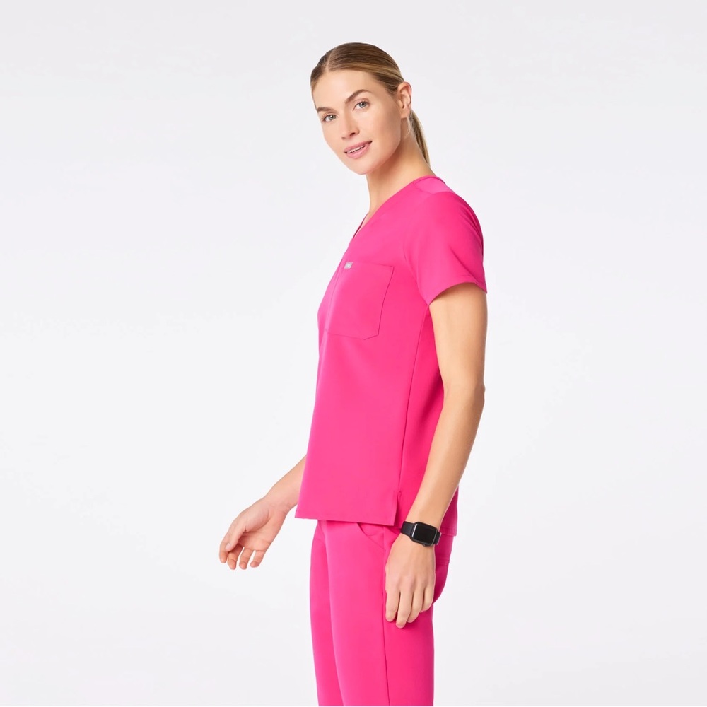NWT Figs Women's Shocking Pink Catarina Top and Zamora Joggers Set Size S - Picture 2 of 16